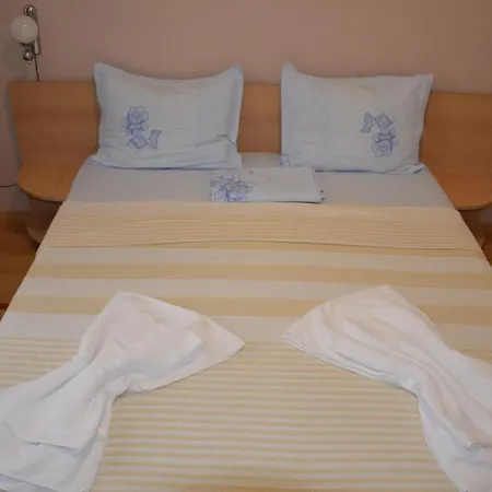 Bed and Breakfast Pensiunea Calutul De Mare *